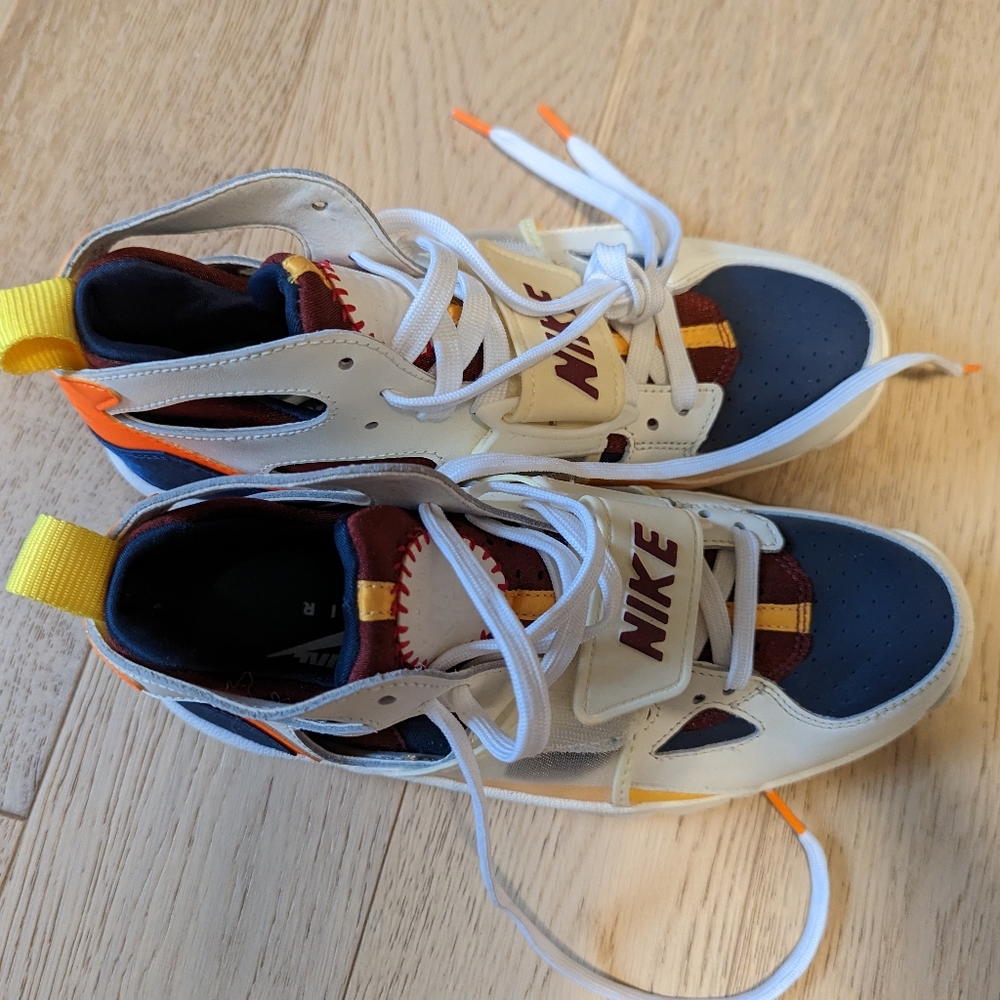 Limited edition Nike shoes (barely worn)
